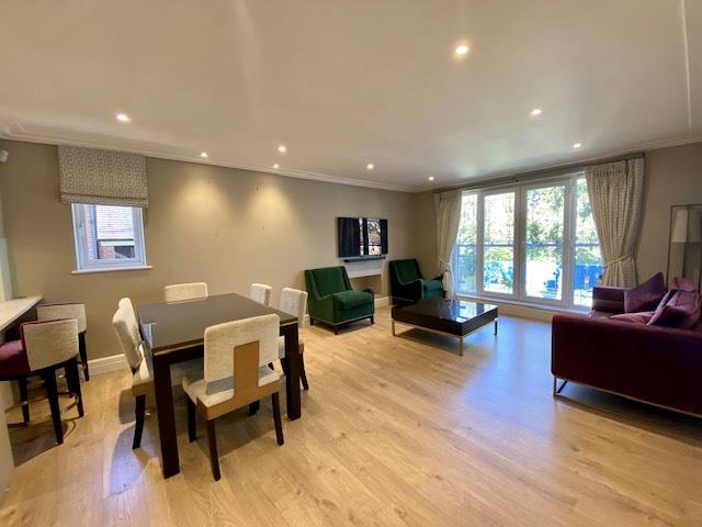 Flat Gower Road in Walton on Thames
