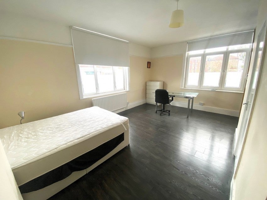 Flat Collingwood Road in Portsmouth