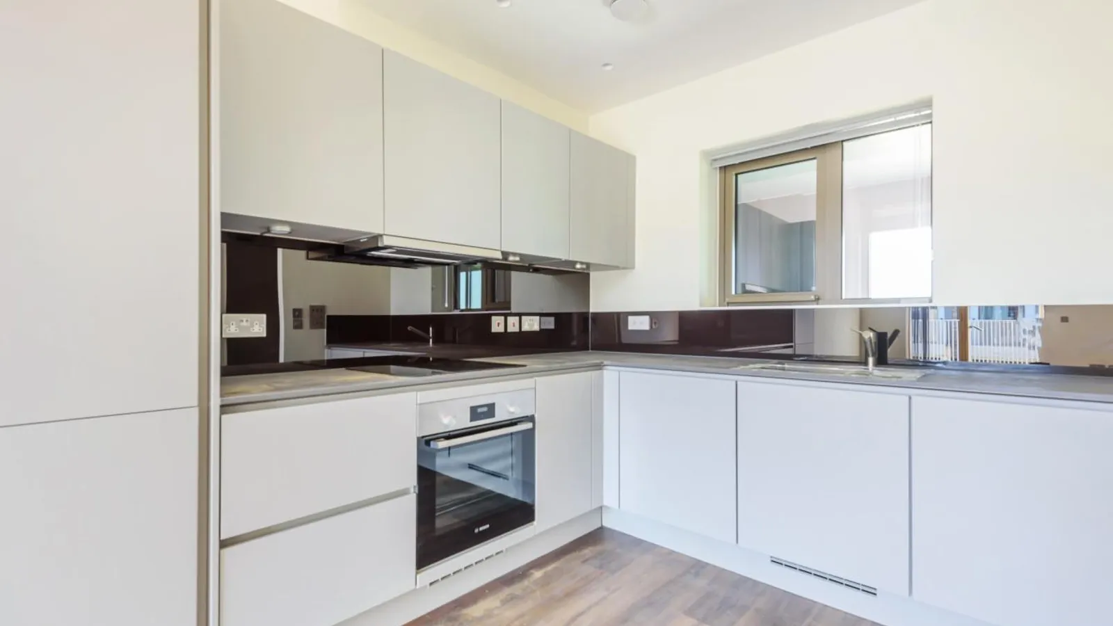 Flat New Windsor Street in Greater London