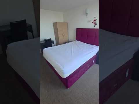 Room Green Street in Greater London