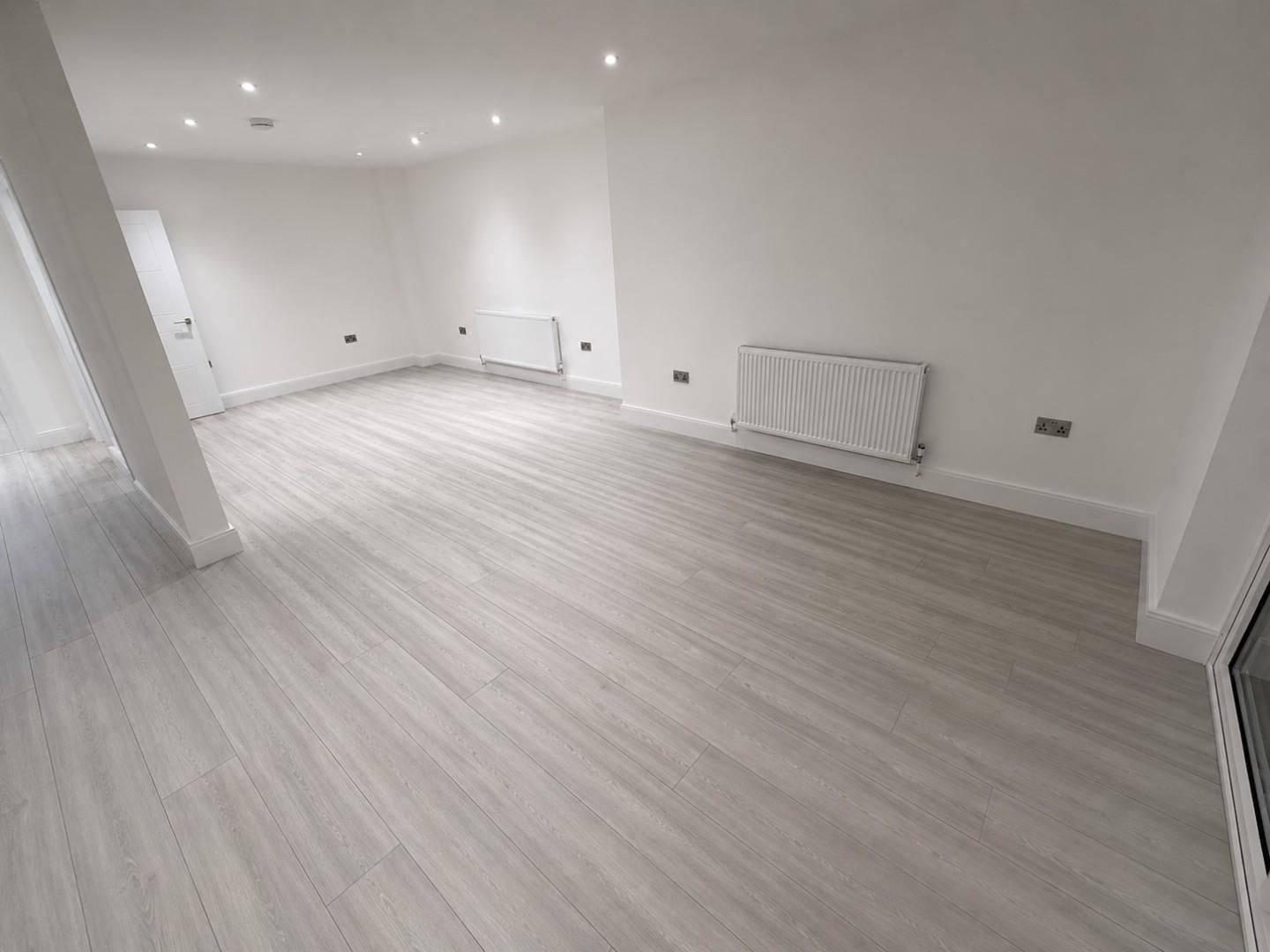 House Worcester Crescent in Greater London