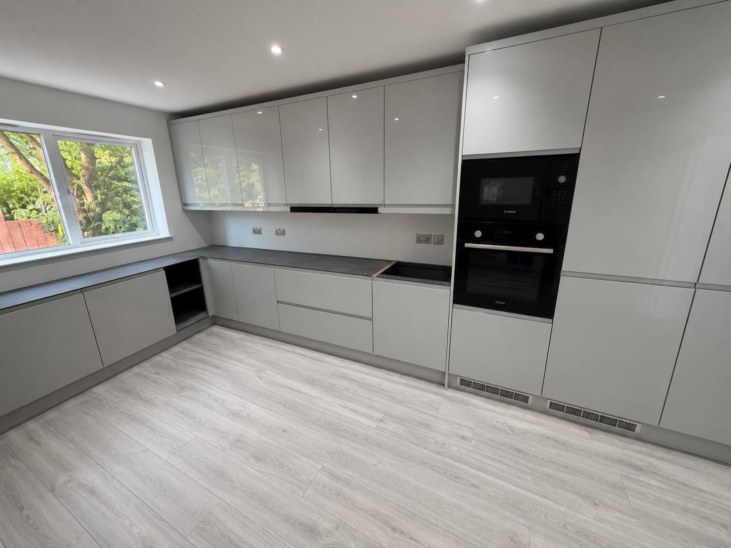 House Worcester Crescent in Greater London
