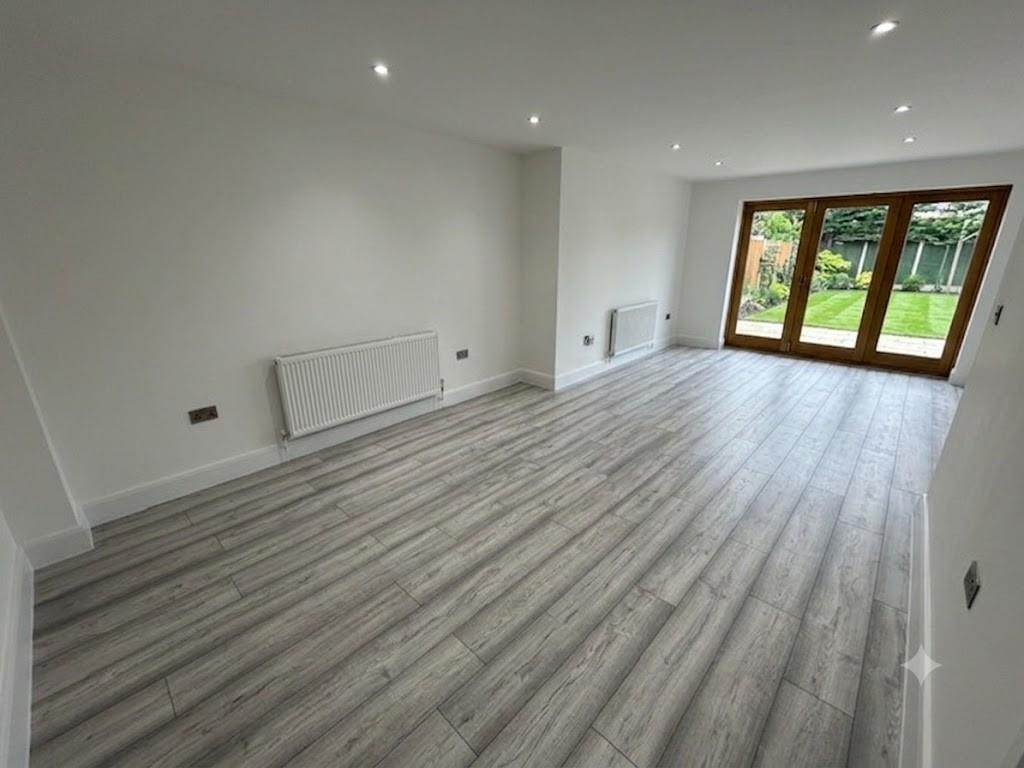 House Worcester Crescent in Greater London