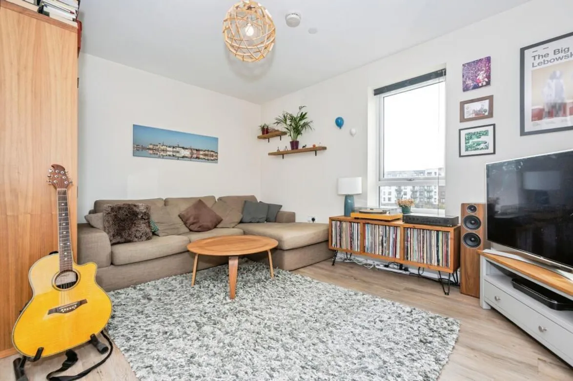 Flat Pearl Lane in Gillingham