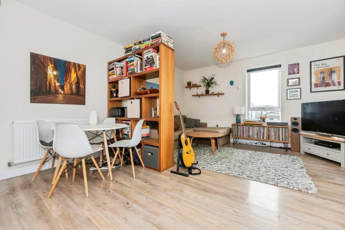 Flat Pearl Lane in Gillingham
