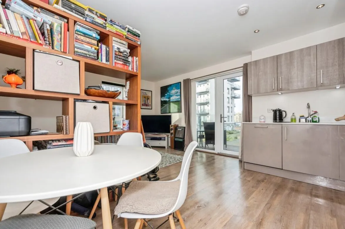 Flat Pearl Lane in Gillingham