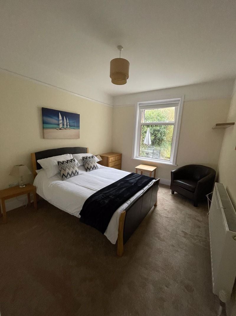 Room Hankinson Road in Bournemouth