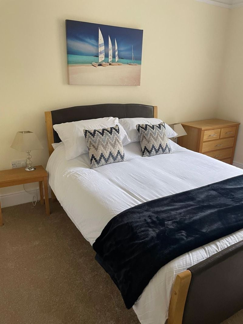 Room Hankinson Road in Bournemouth