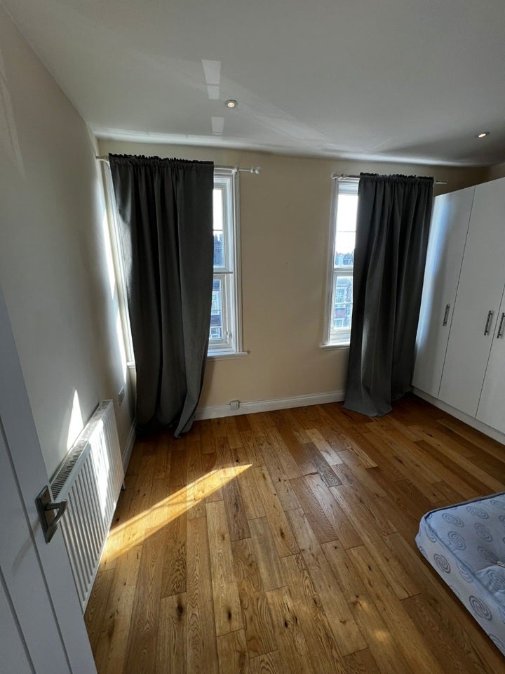 Flat Lower Addiscombe Road in Greater London