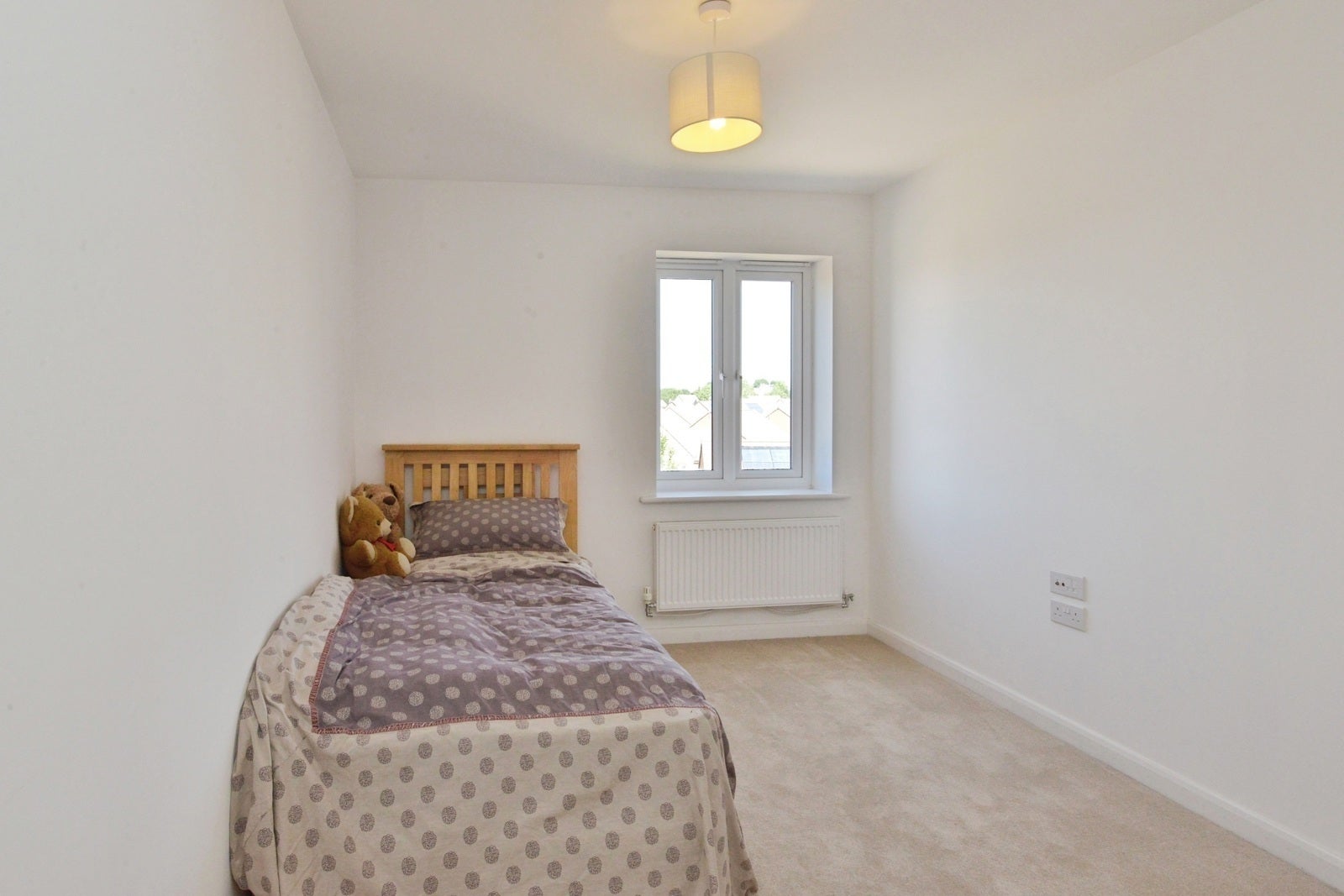 Flat Bacchus Lane in Milton Keynes