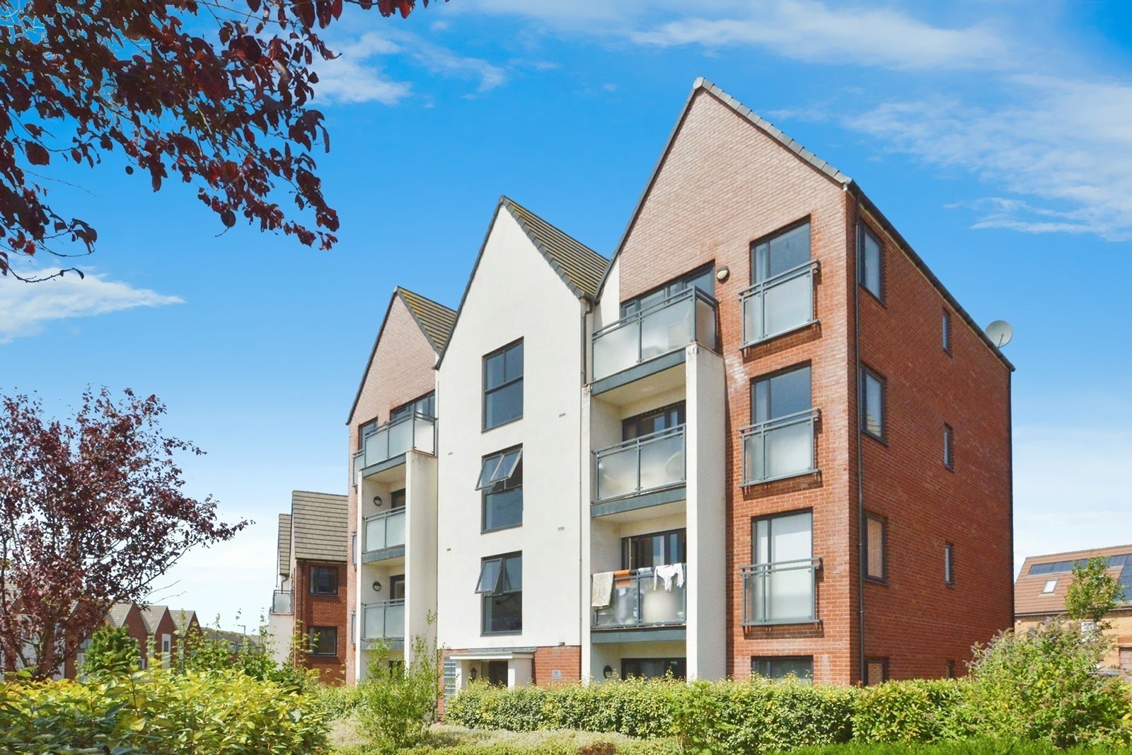 Flat Bacchus Lane in Milton Keynes