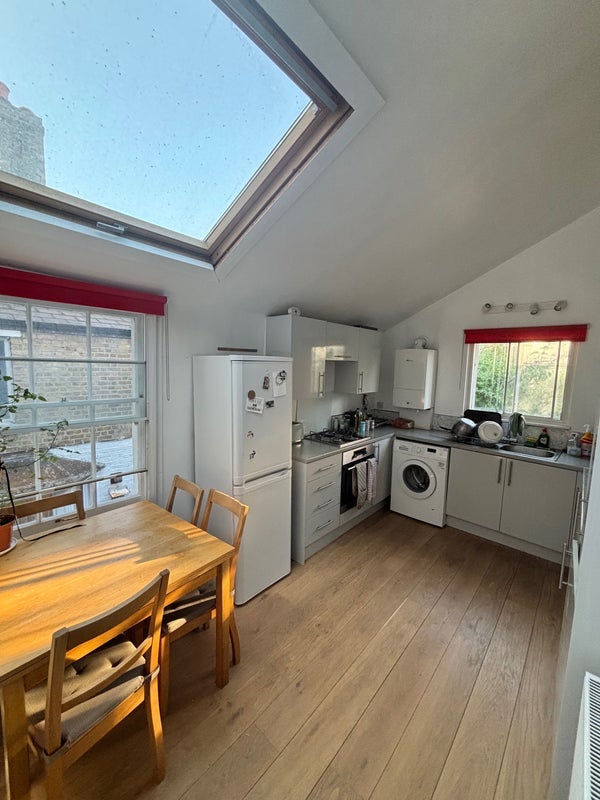 Room Tradescant Road in Greater London