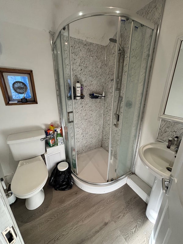 Room Tradescant Road in Greater London