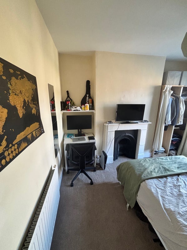 Room Tradescant Road in Greater London