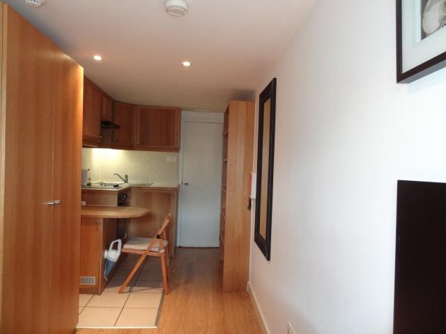Flat Cartwright Gardens in Greater London