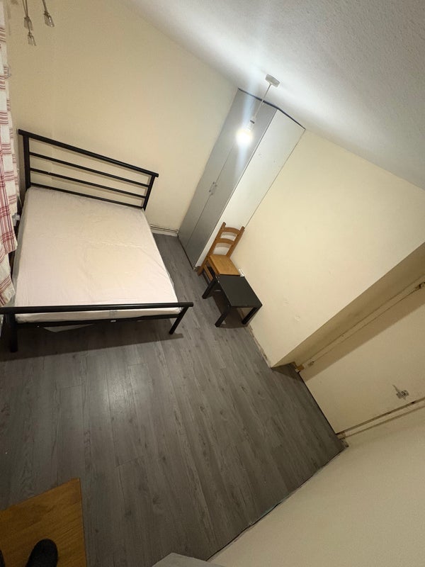 Room Windsor Road in Greater London