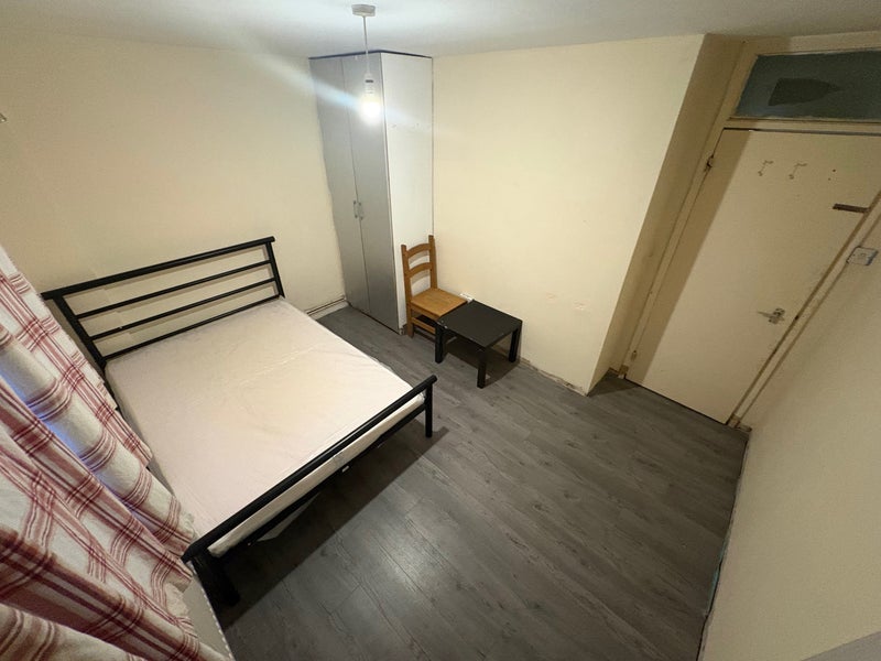 Room Windsor Road in Greater London