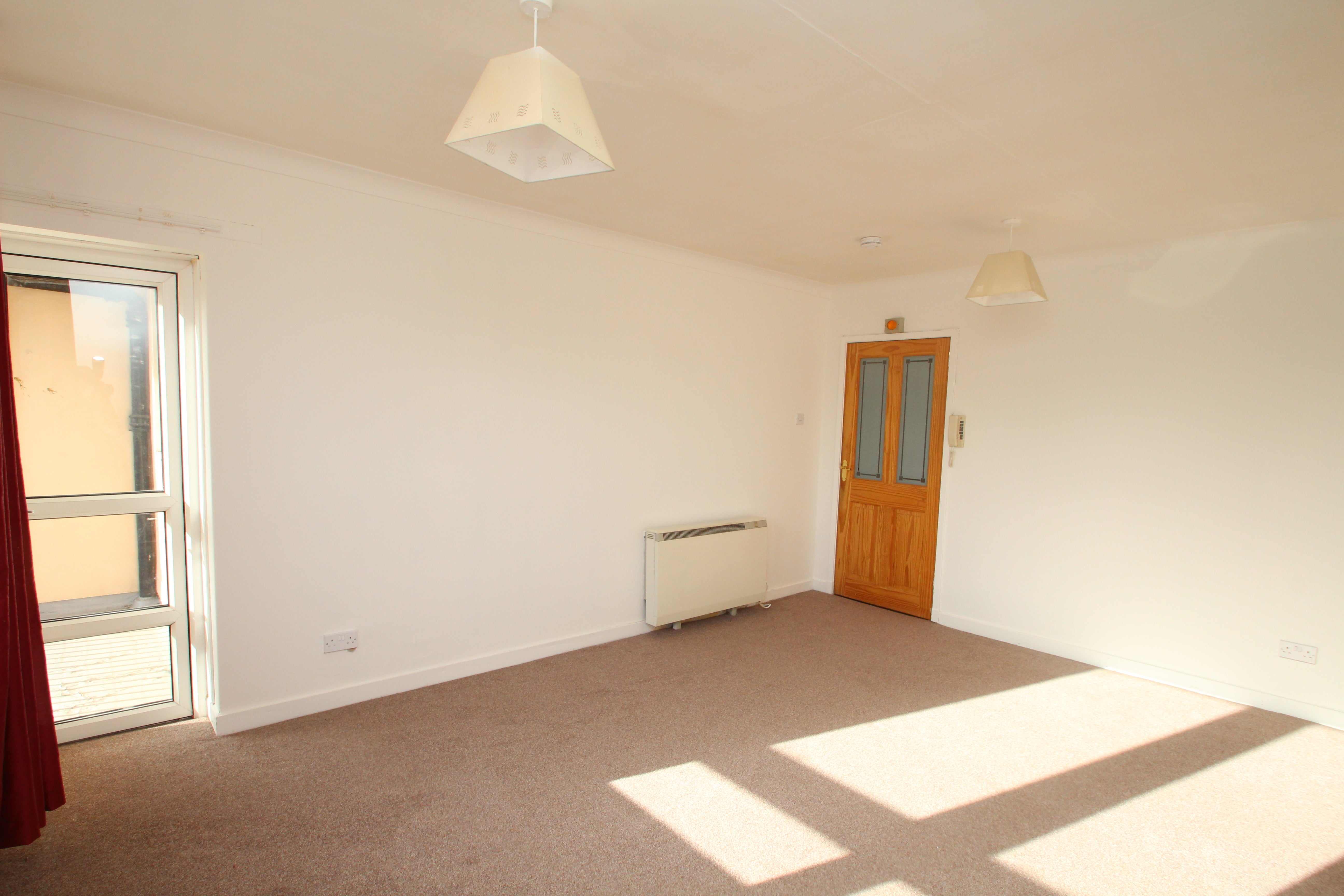 Flat Lesmuir Drive in Glasgow