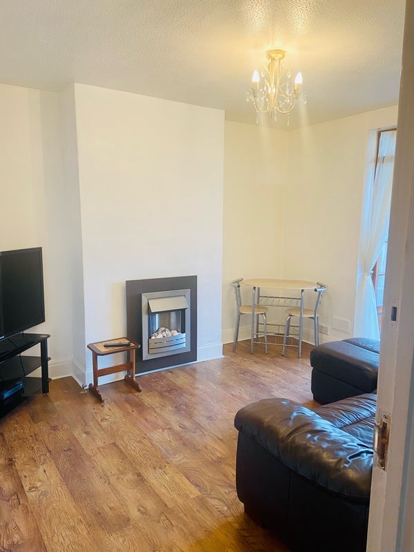Room Lewington Road in Bristol