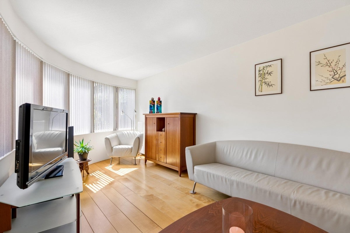 Tussenwoning te koop: Herfststraat 28, Almere
