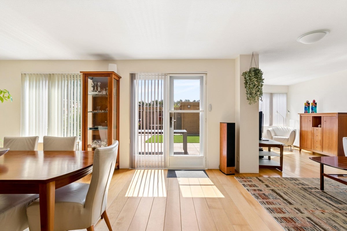 Tussenwoning te koop: Herfststraat 28, Almere