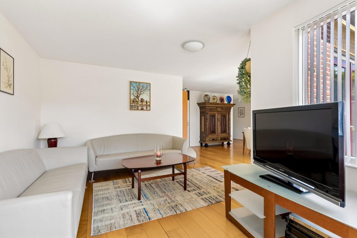 Tussenwoning te koop: Herfststraat 28, Almere