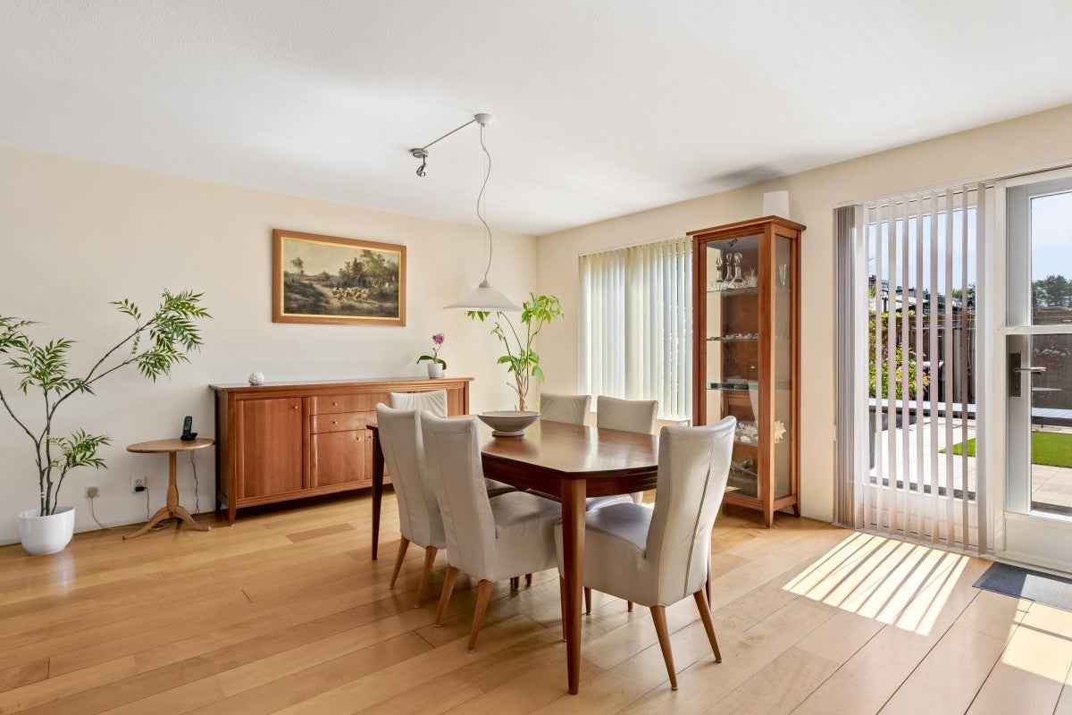 Tussenwoning te koop: Herfststraat 28, Almere