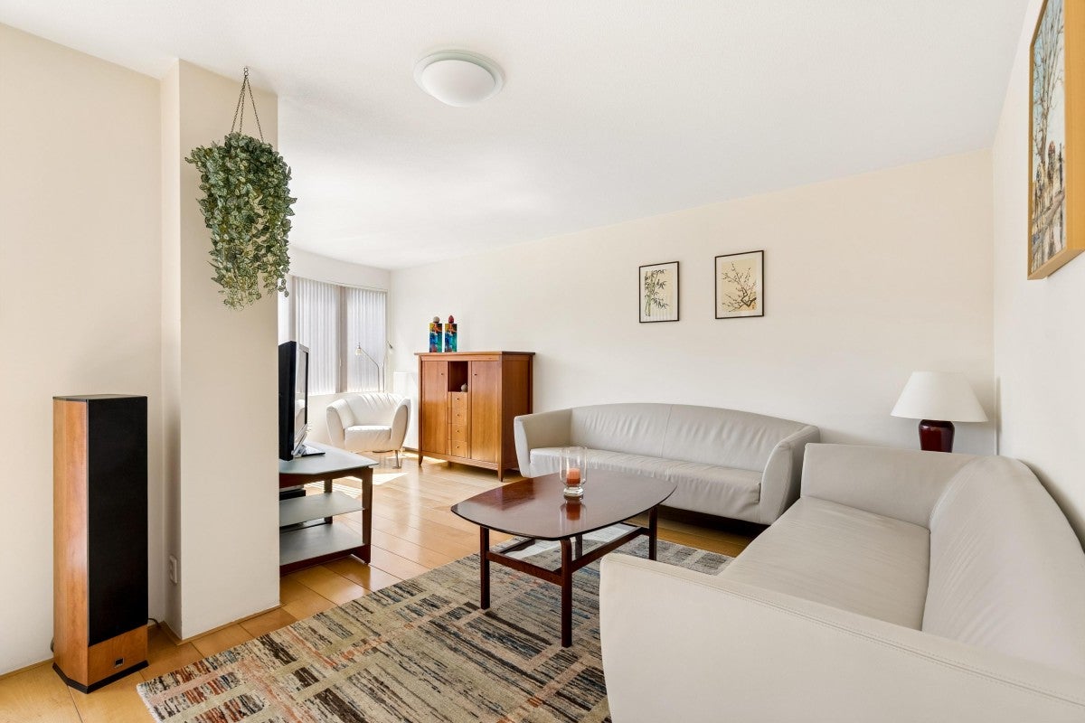 Tussenwoning te koop: Herfststraat 28, Almere