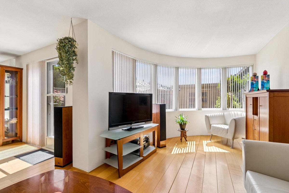 Tussenwoning te koop: Herfststraat 28, Almere