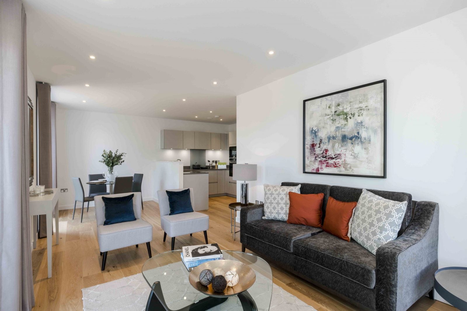 Flat Northcote Road in Greater London