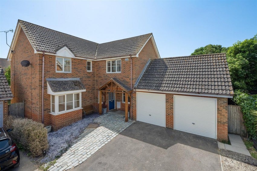 House Blackberry Way in Canterbury