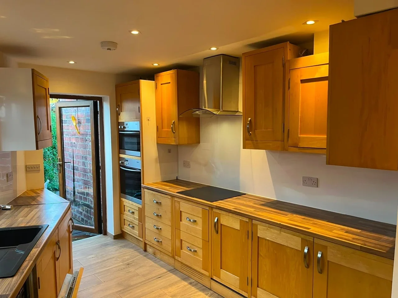 Flat Dunedin Road in Greater London