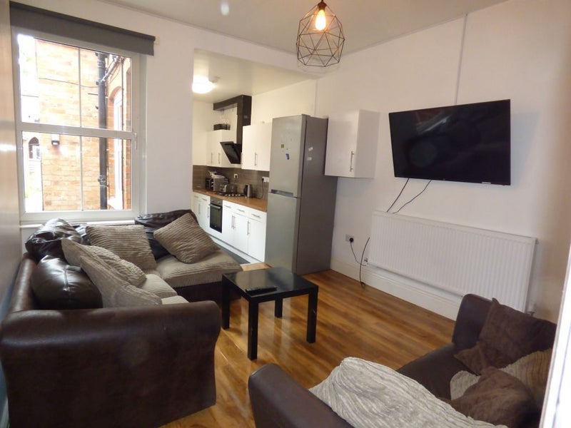 Room Grange Street in Charnwood