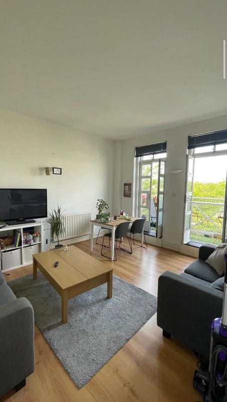Room Farthing Fields in Greater London