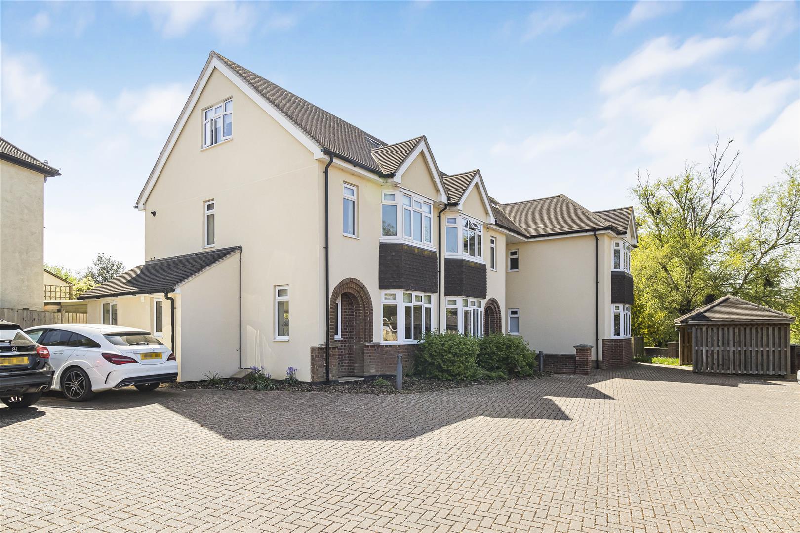 Flat Boytons Acre in Uttlesford
