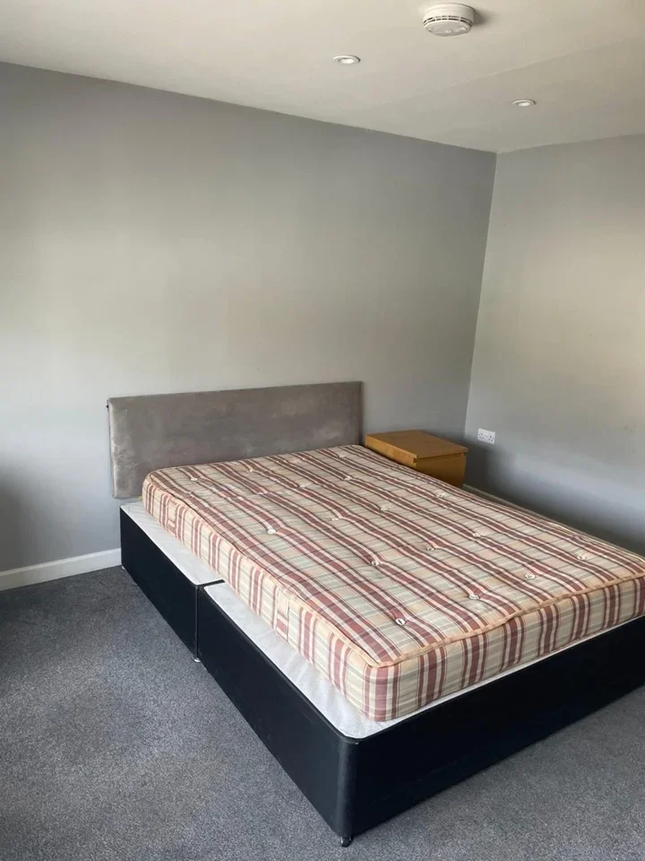Room Exmoor Close in Chelmsford