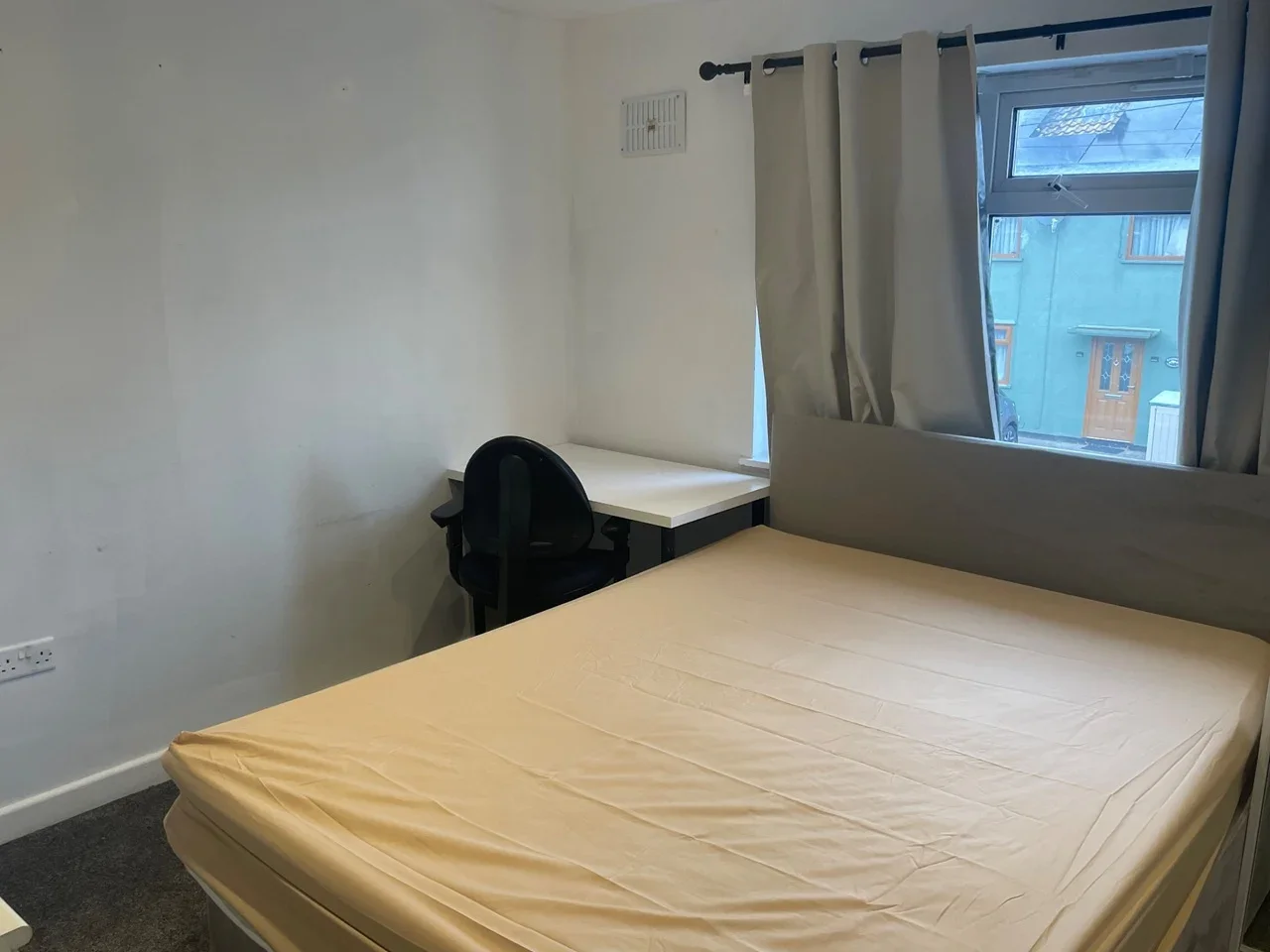 Room Exmoor Close in Chelmsford