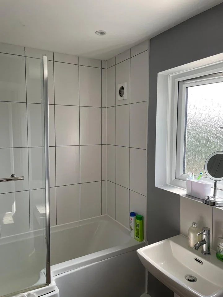 Room Exmoor Close in Chelmsford
