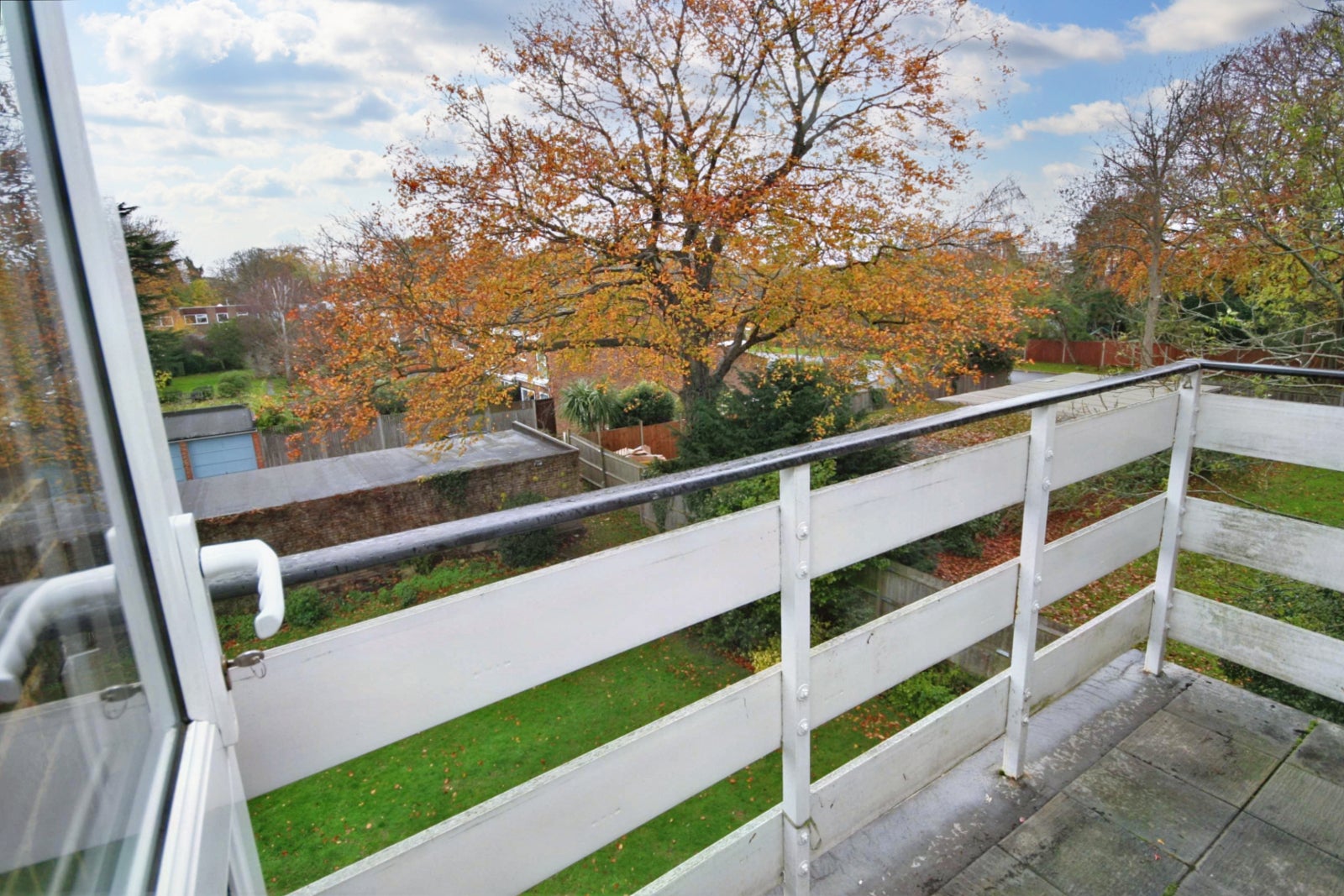 Flat Lakeside in Greater London