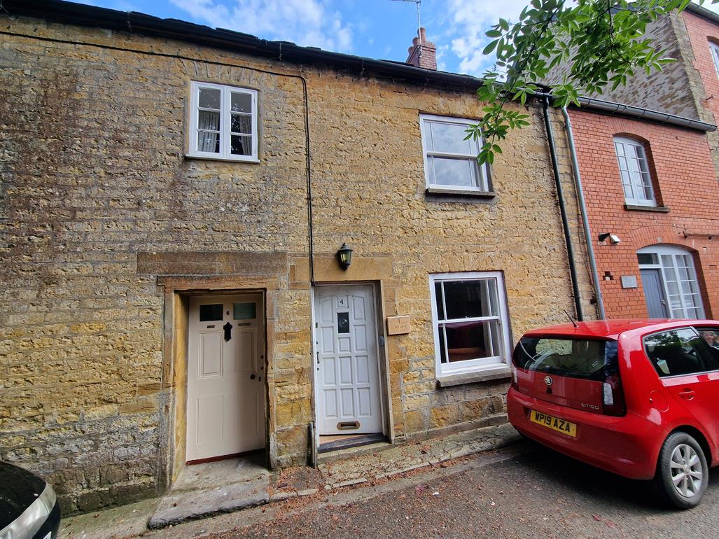 House Oxen Road in Crewkerne