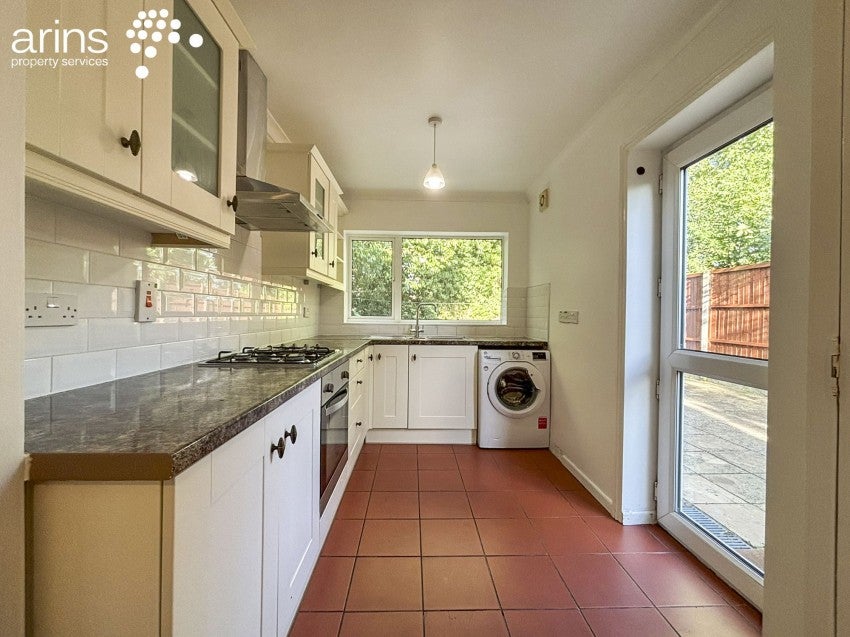 House Devitt Close in Reading