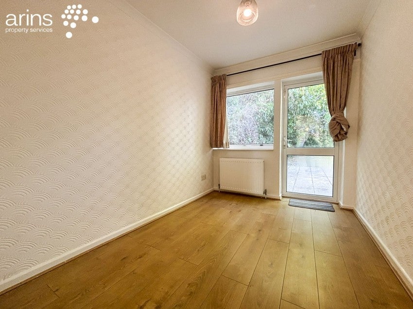 House Devitt Close in Reading