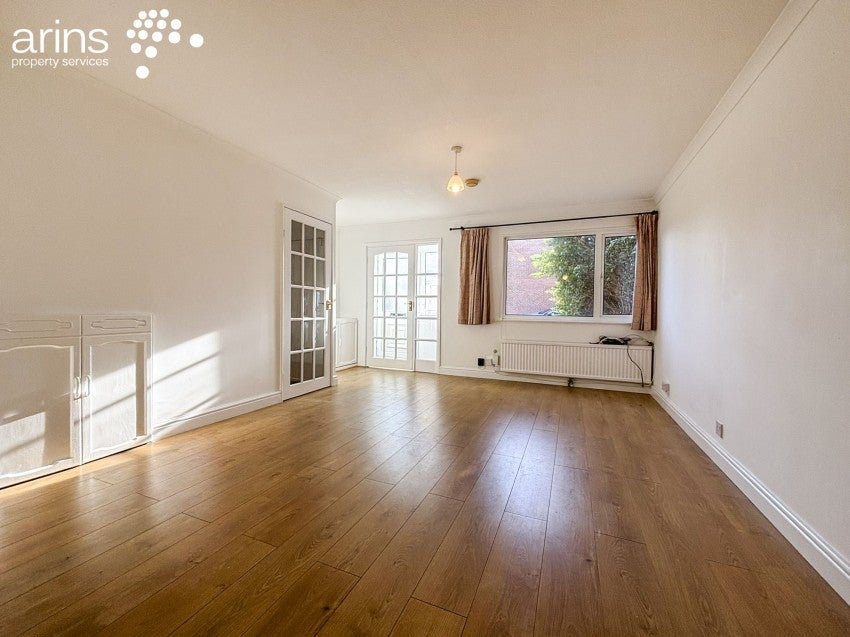 House Devitt Close in Reading