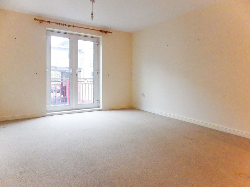 Flat Coxhill Way in Aylesbury
