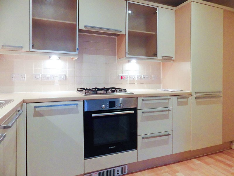 Flat Coxhill Way in Aylesbury