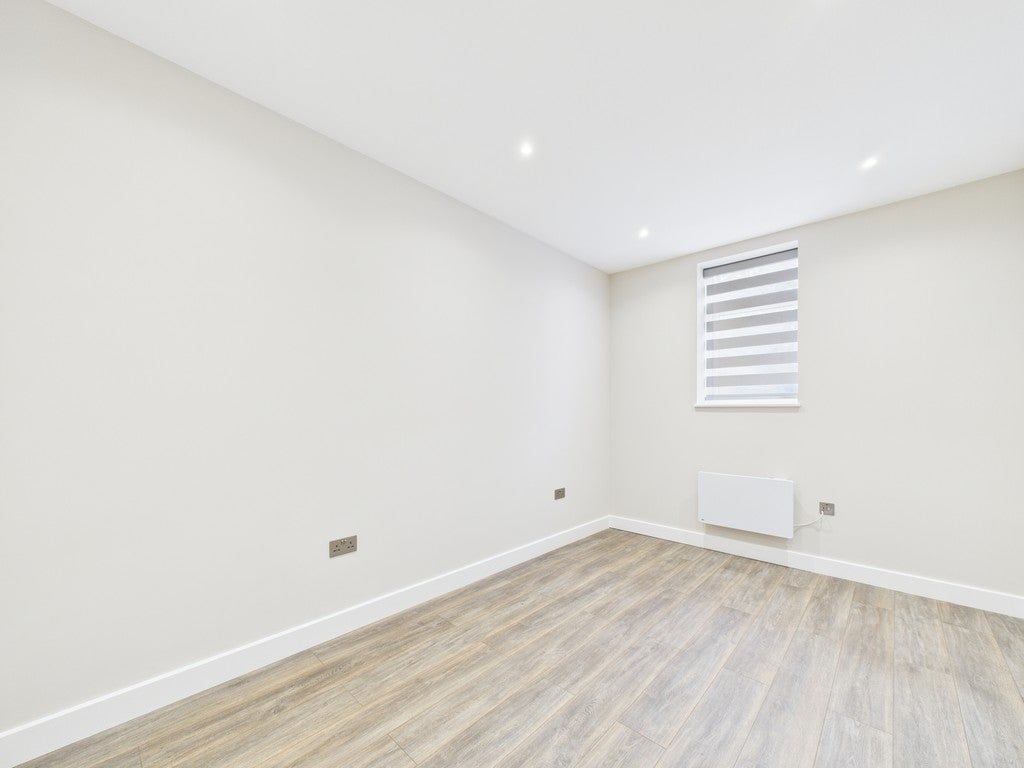 Flat Victoria Way in Mid Sussex