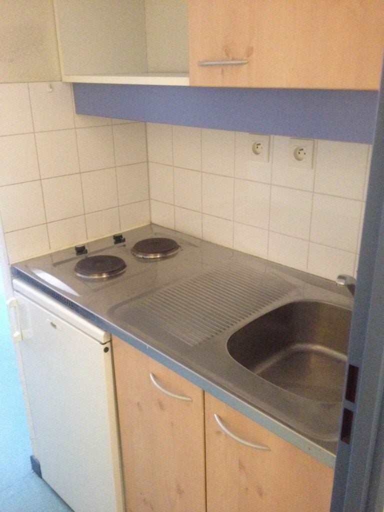 Flat Rue Ernest Renan in Vénissieux