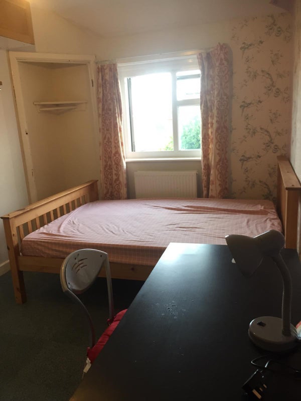 Room Torpoint Road in Bristol