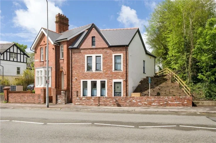 House Eastern Avenue in Cardiff