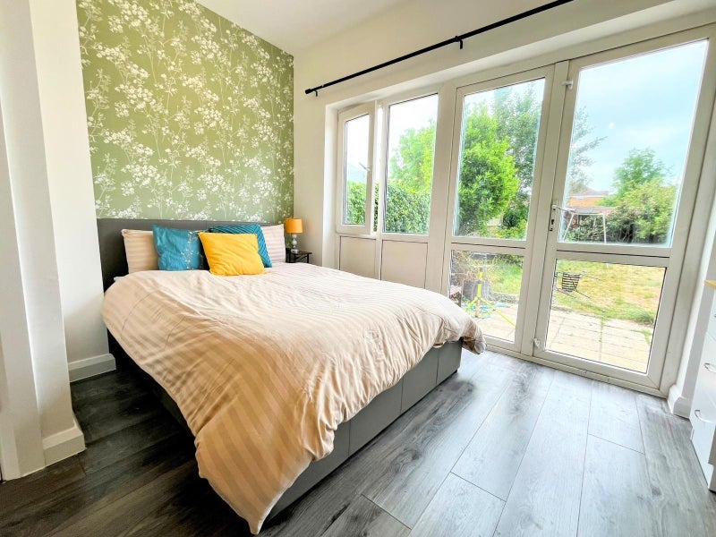 House Manor Drive North in Greater London